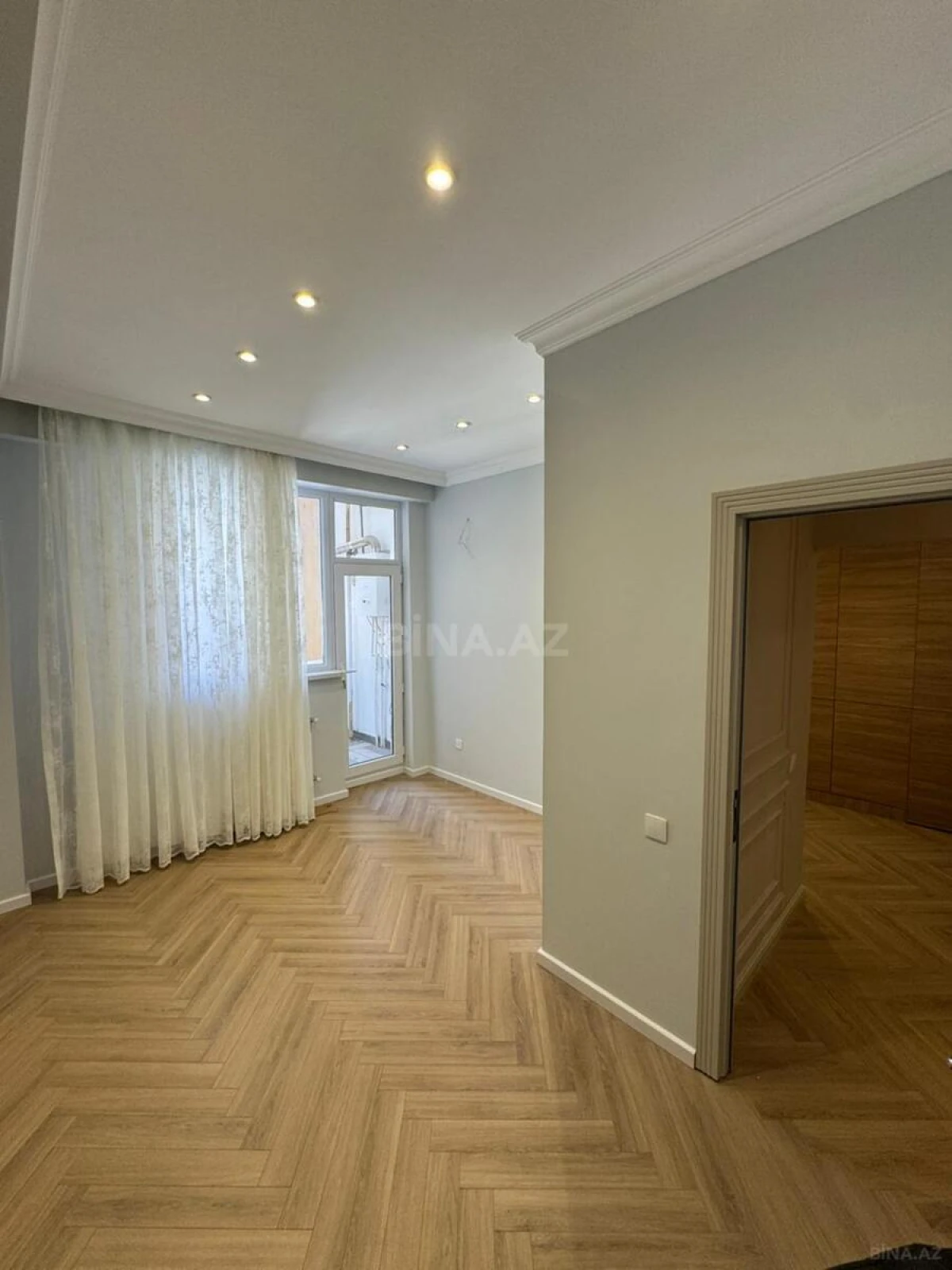 Satılır 3 otaqlı mənzil 103 m²
