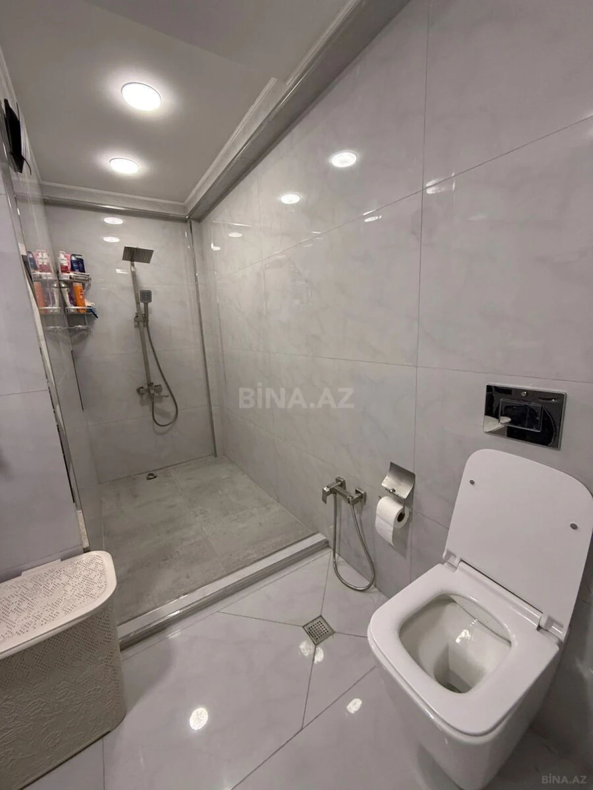 Satılır 2 otaqlı mənzil 70 m²