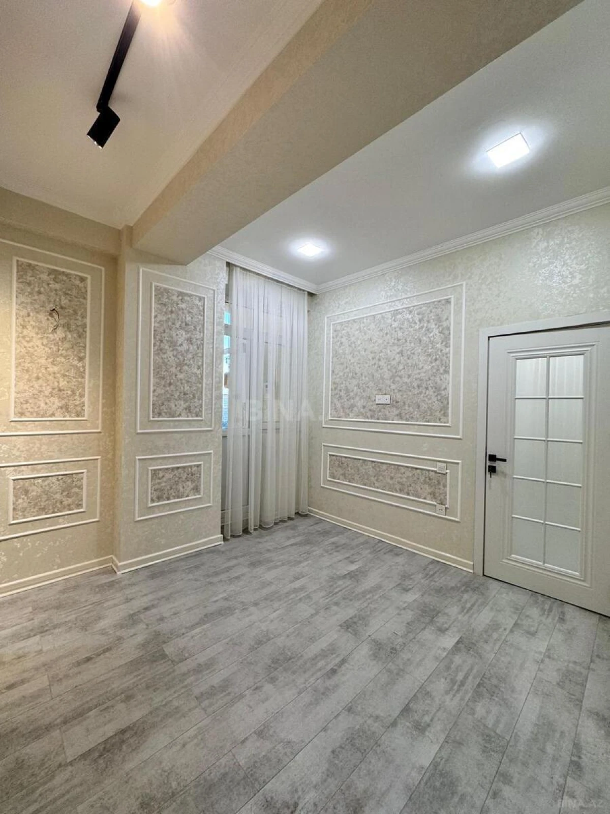 Satılır 2 otaqlı mənzil 75 m²