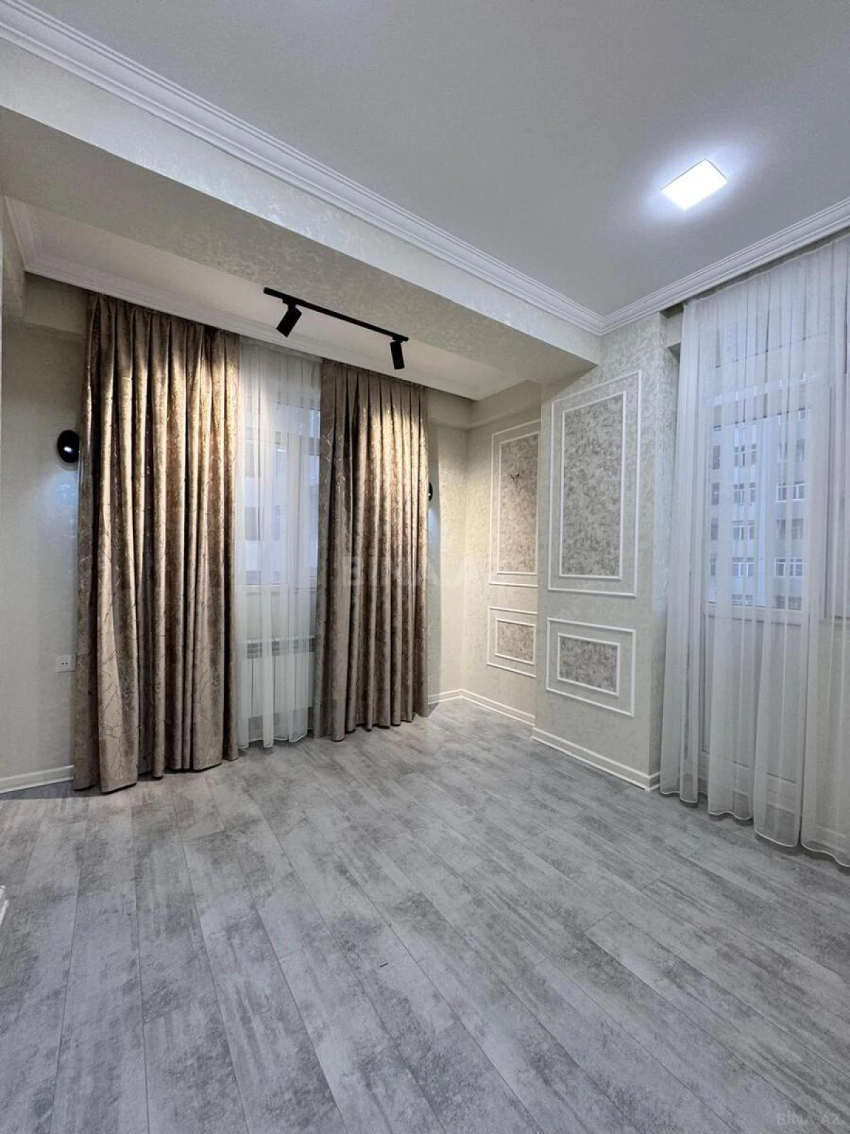 Satılır 2 otaqlı mənzil 75 m²