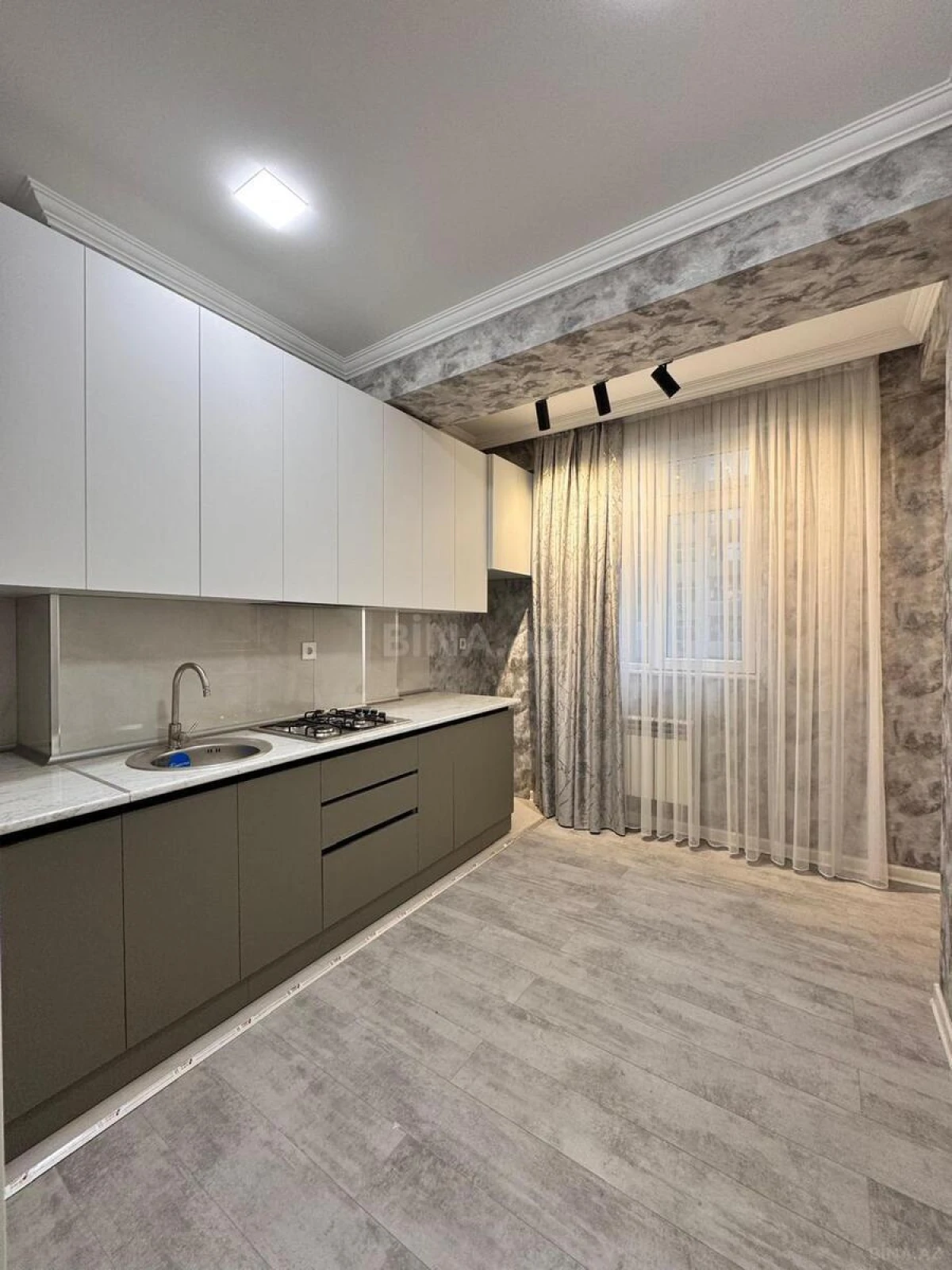 Satılır 2 otaqlı mənzil 75 m²