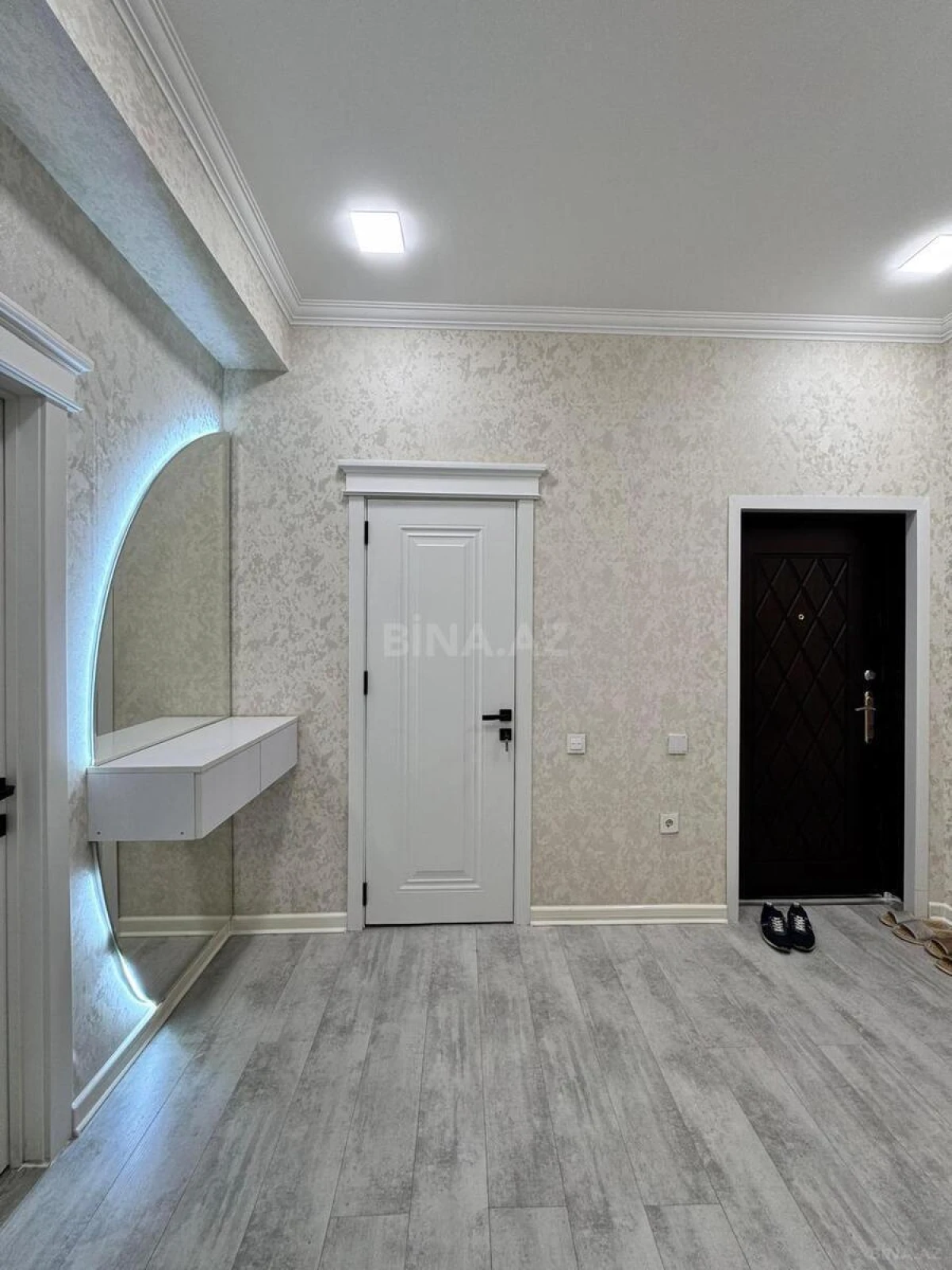 Satılır 2 otaqlı mənzil 75 m²