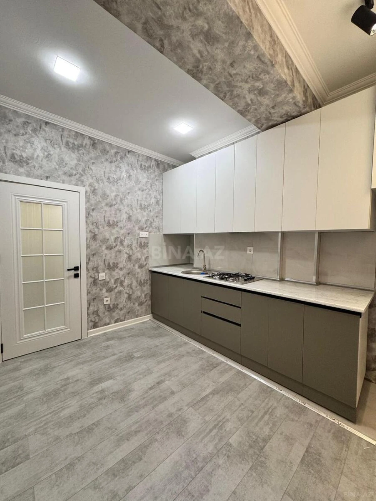 Satılır 2 otaqlı mənzil 75 m²