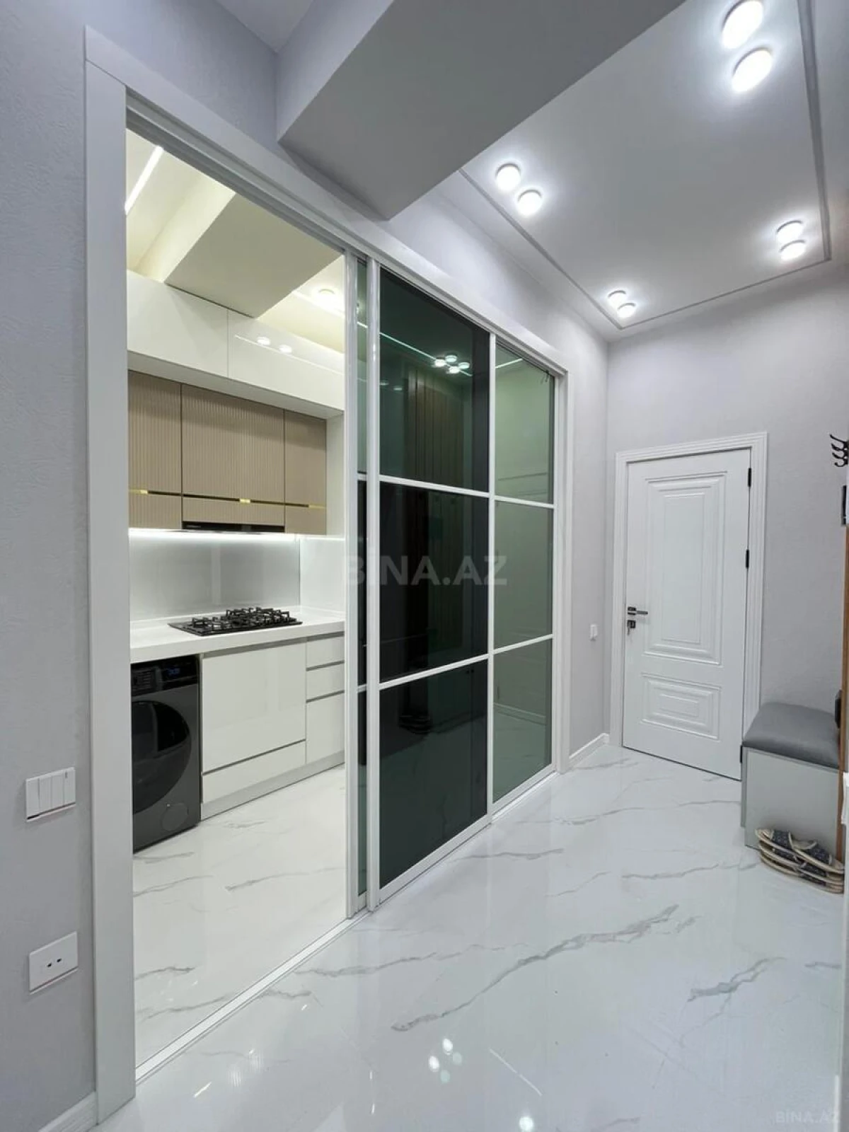 Satılır 2 otaqlı mənzil 68 m²