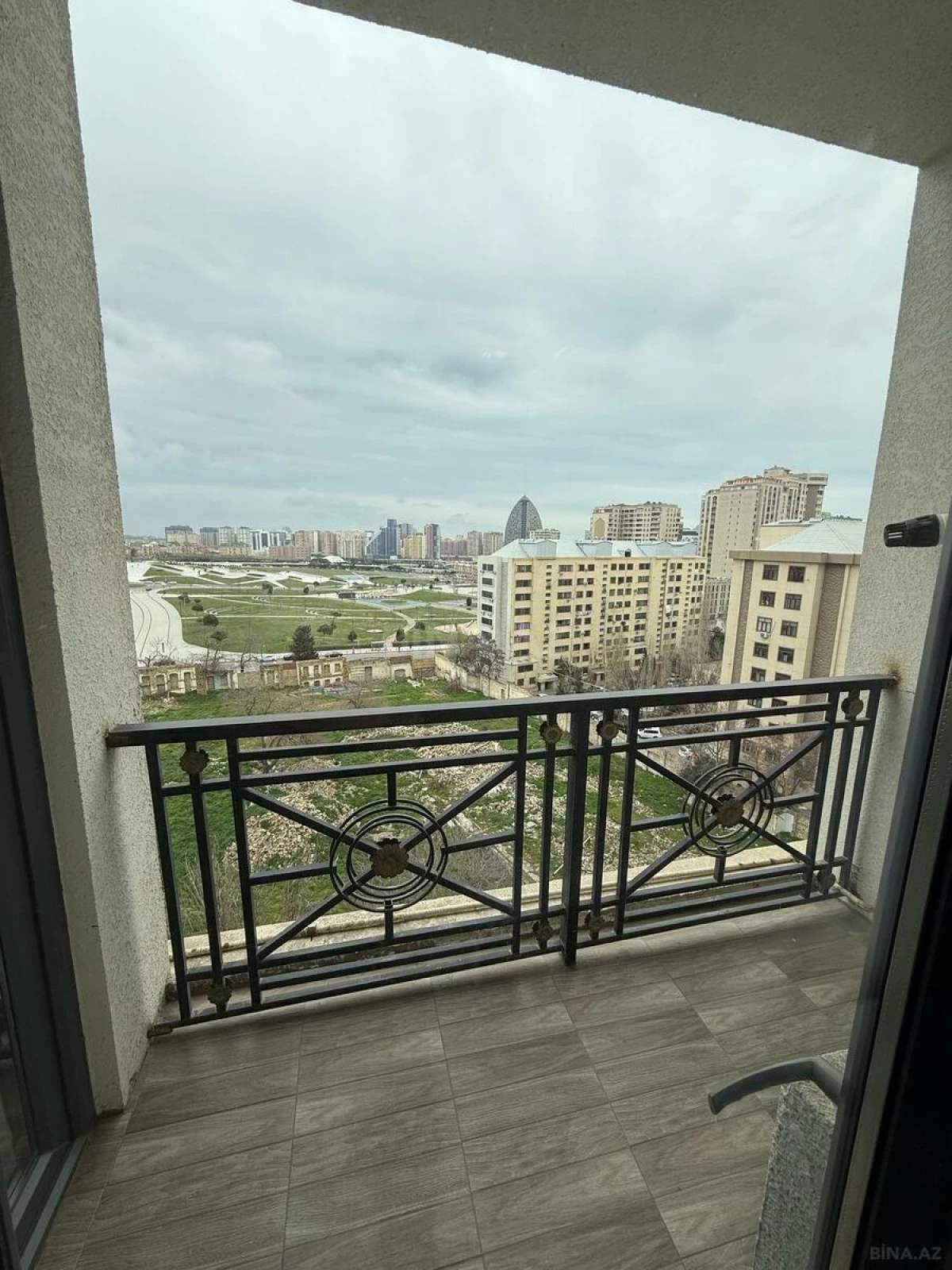 Kirayə verilir 3 otaqlı mənzil 120 m²