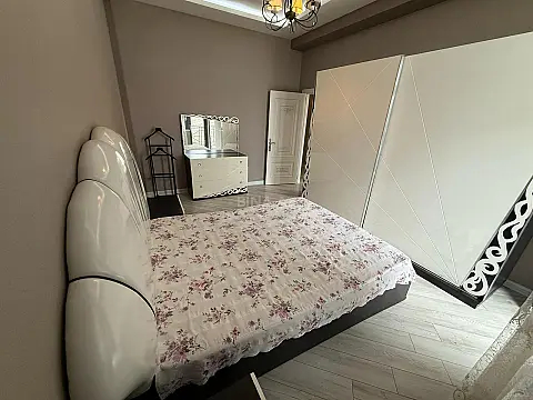 Kirayə verilir 3 otaqlı mənzil 120 m²