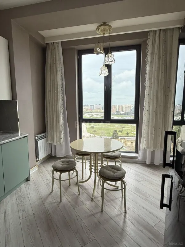 Kirayə verilir 3 otaqlı mənzil 120 m²