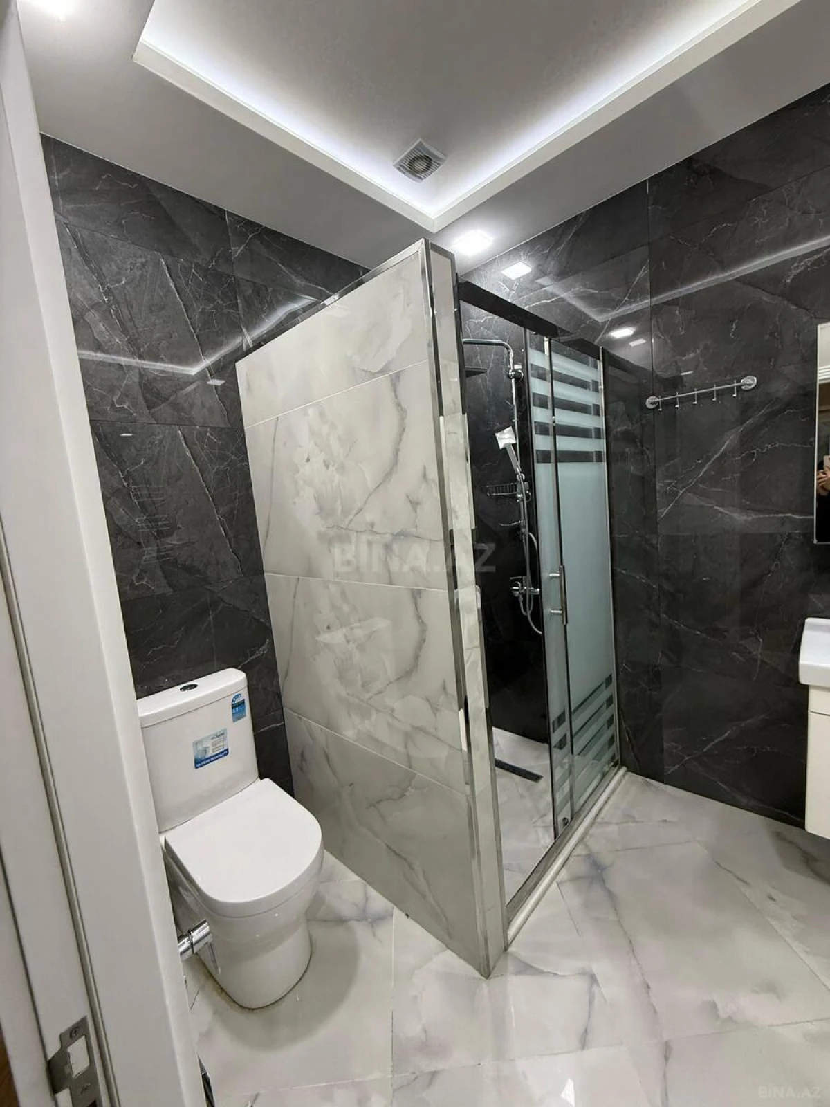 Kirayə verilir 3 otaqlı mənzil 120 m²