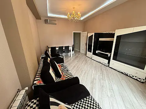 Kirayə verilir 3 otaqlı mənzil 120 m²