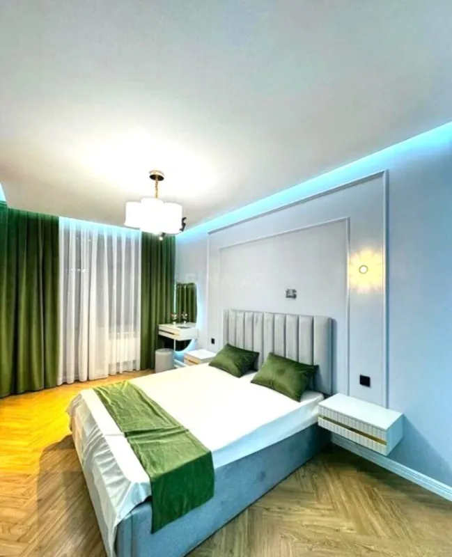 Kirayə verilir 2 otaqlı mənzil 77 m²