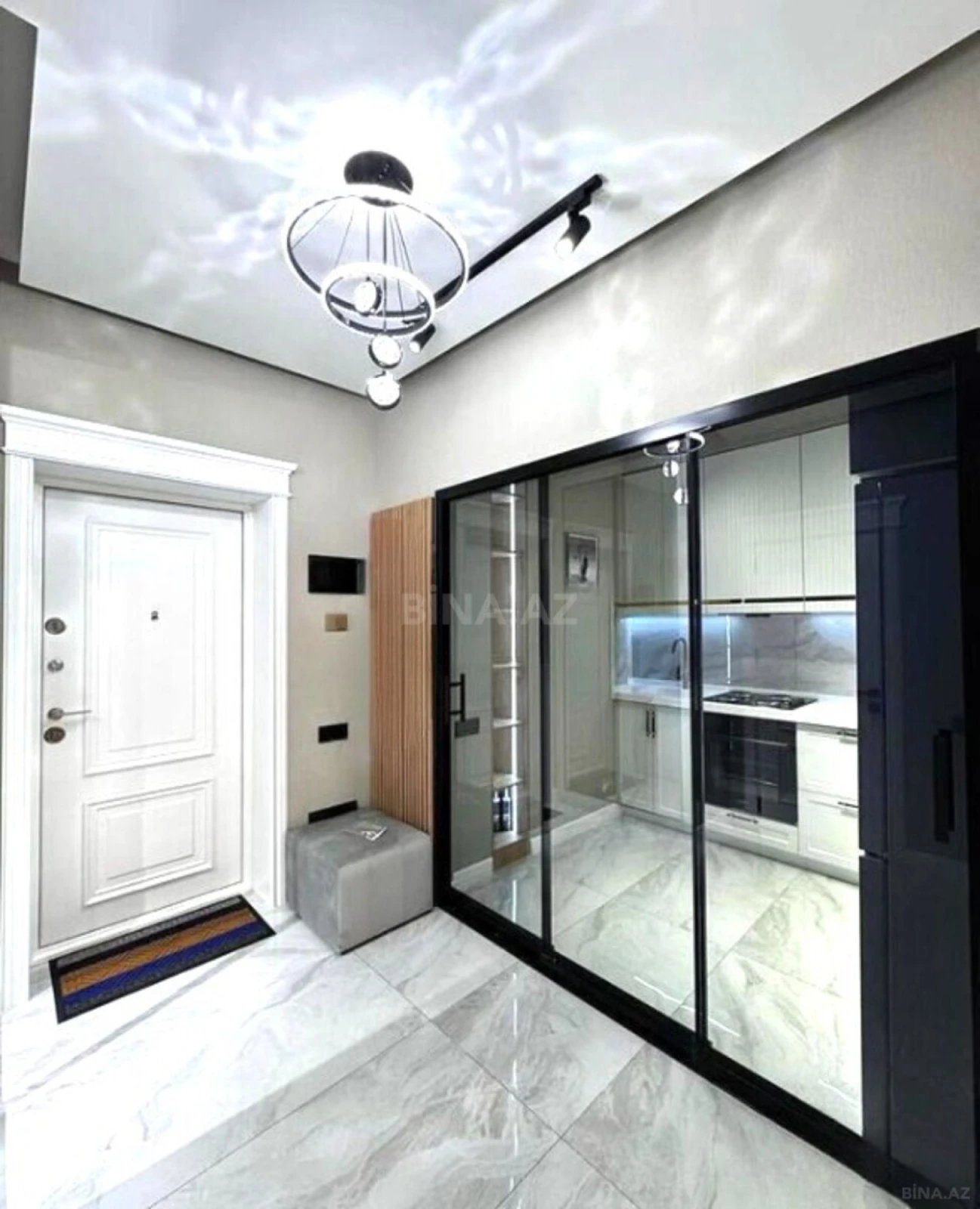 Kirayə verilir 2 otaqlı mənzil 77 m²