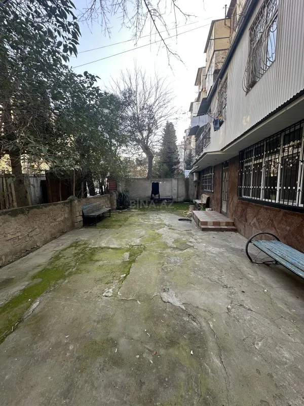 Satılır 6 otaqlı mənzil 150 m²