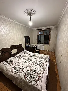 Satılır 6 otaqlı mənzil 150 m²