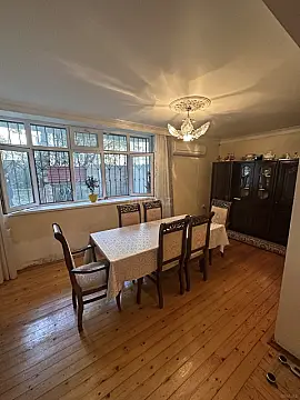 Satılır 6 otaqlı mənzil 150 m²