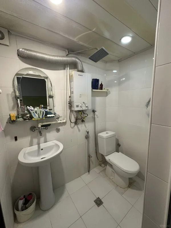 Satılır 6 otaqlı mənzil 150 m²