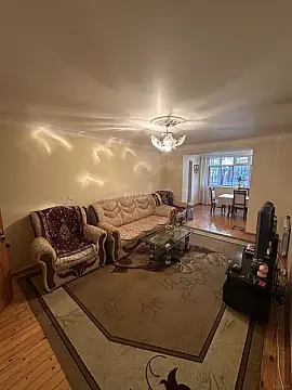 Satılır 6 otaqlı mənzil 150 m²