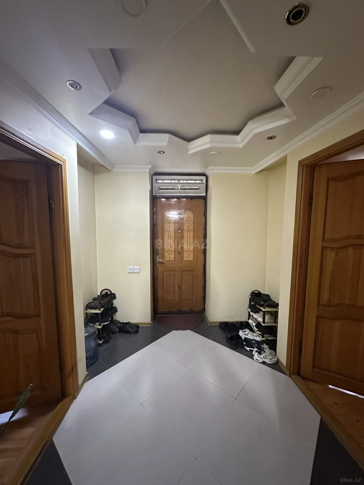 Satılır 6 otaqlı mənzil 150 m²