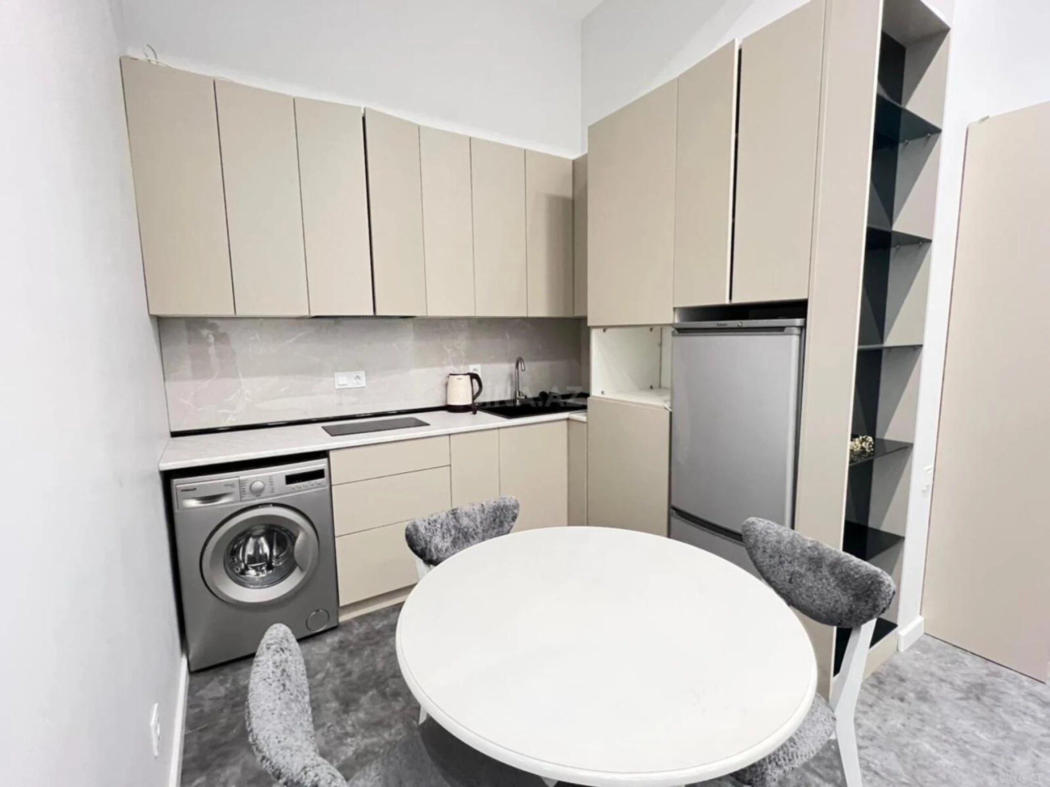 Satılır 1 otaqlı mənzil 58 m²