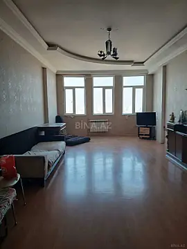 Kirayə verilir 3 otaqlı mənzil 130 m²