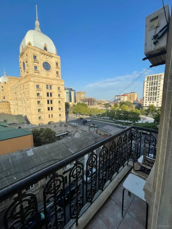 Satılır 2 otaqlı mənzil 60 m²