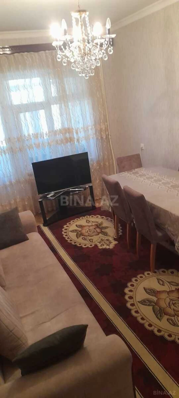 Satılır 5 otaqlı mənzil 120 m²