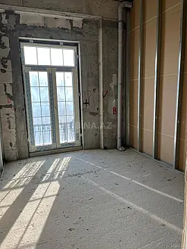 Satılır 4 otaqlı mənzil 136 m²