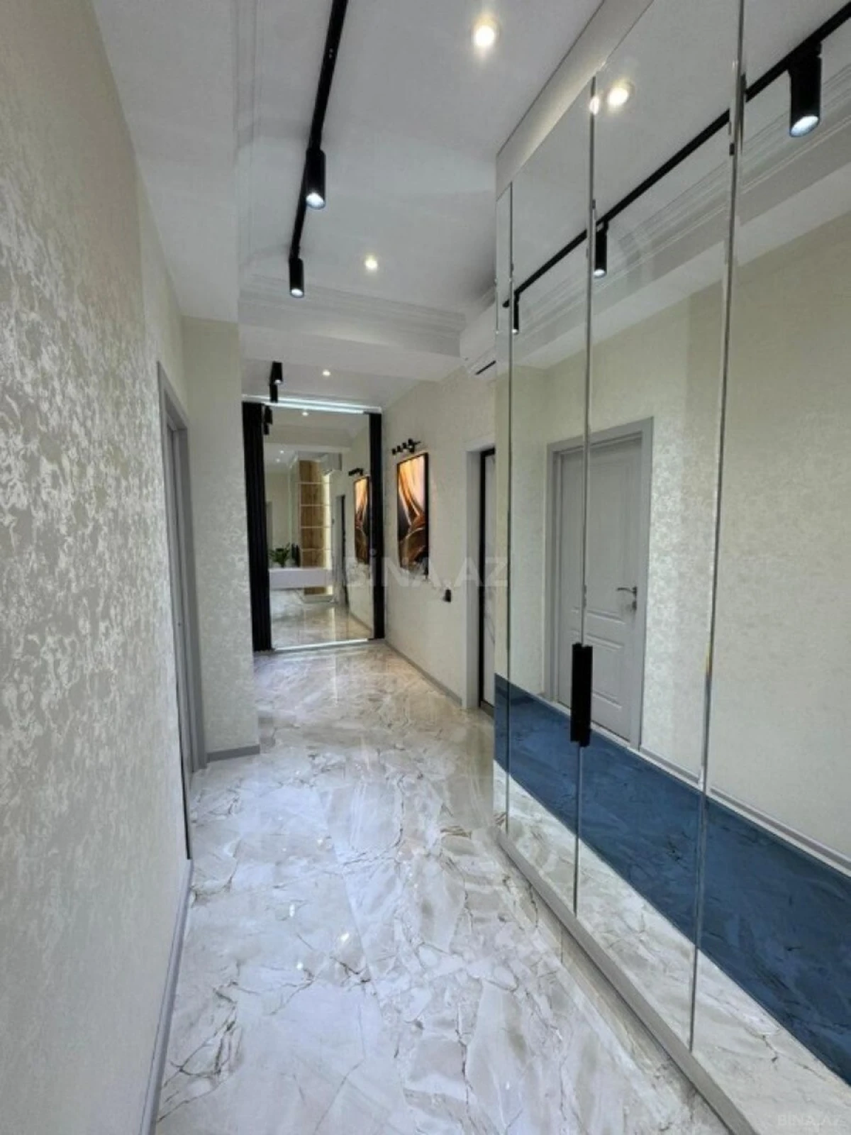 Satılır 2 otaqlı mənzil 85 m²