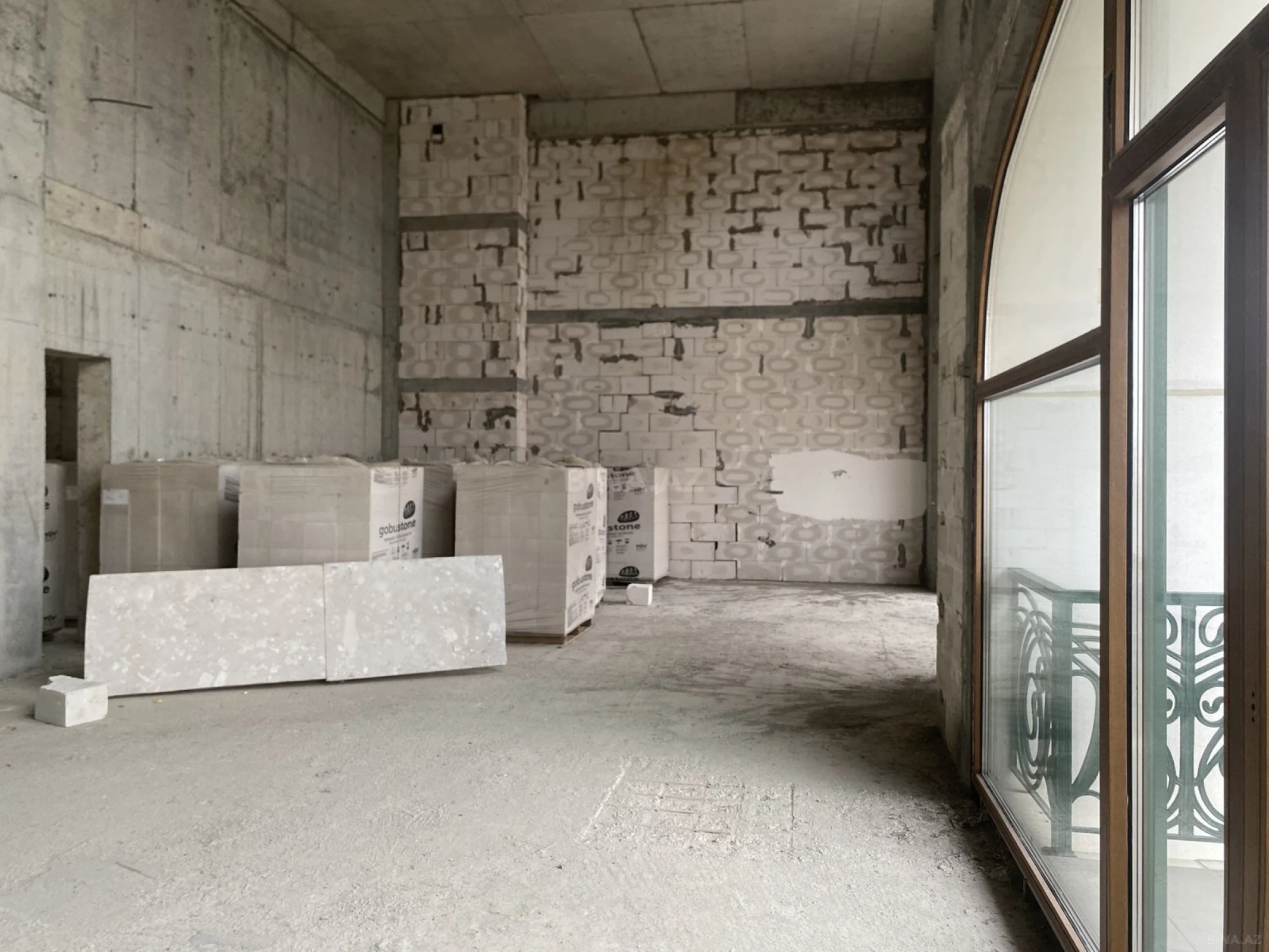 Satılır 4 otaqlı mənzil 248.5 m²