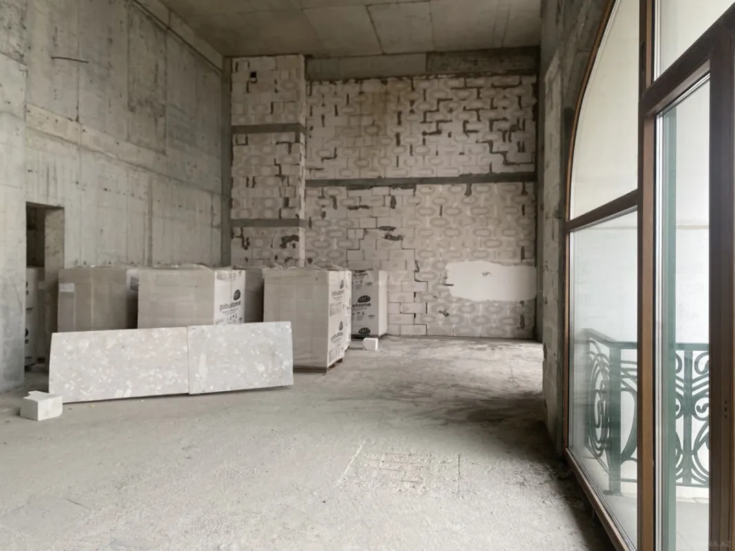 Satılır 4 otaqlı mənzil 248.5 m²