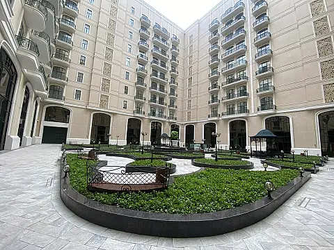 Satılır 4 otaqlı mənzil 248.5 m²
