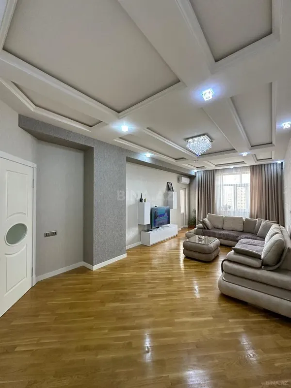 Satılır 3 otaqlı mənzil 127 m²