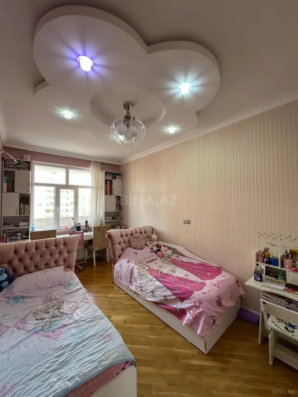 Satılır 3 otaqlı mənzil 127 m²
