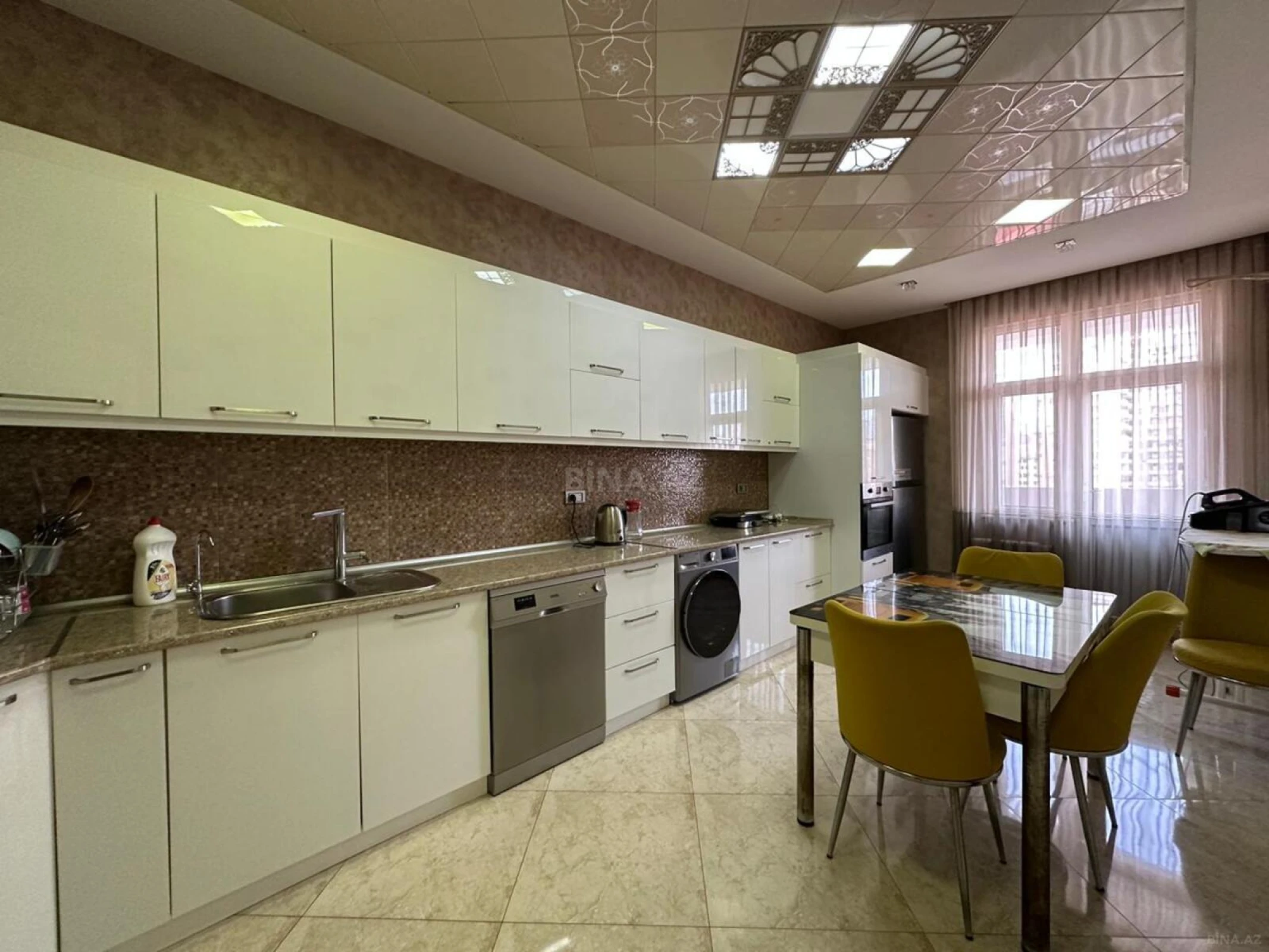 Satılır 3 otaqlı mənzil 127 m²