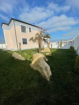 Satılır 6 otaqlı həyət evi 250 m²