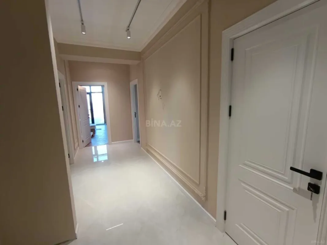 Satılır 3 otaqlı mənzil 108 m²