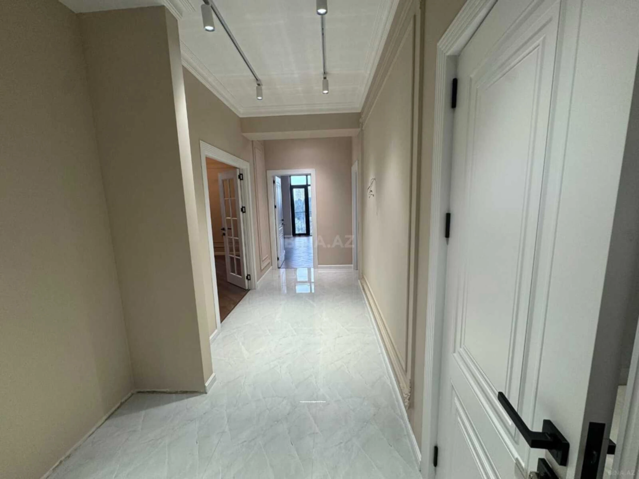 Satılır 3 otaqlı mənzil 108 m²