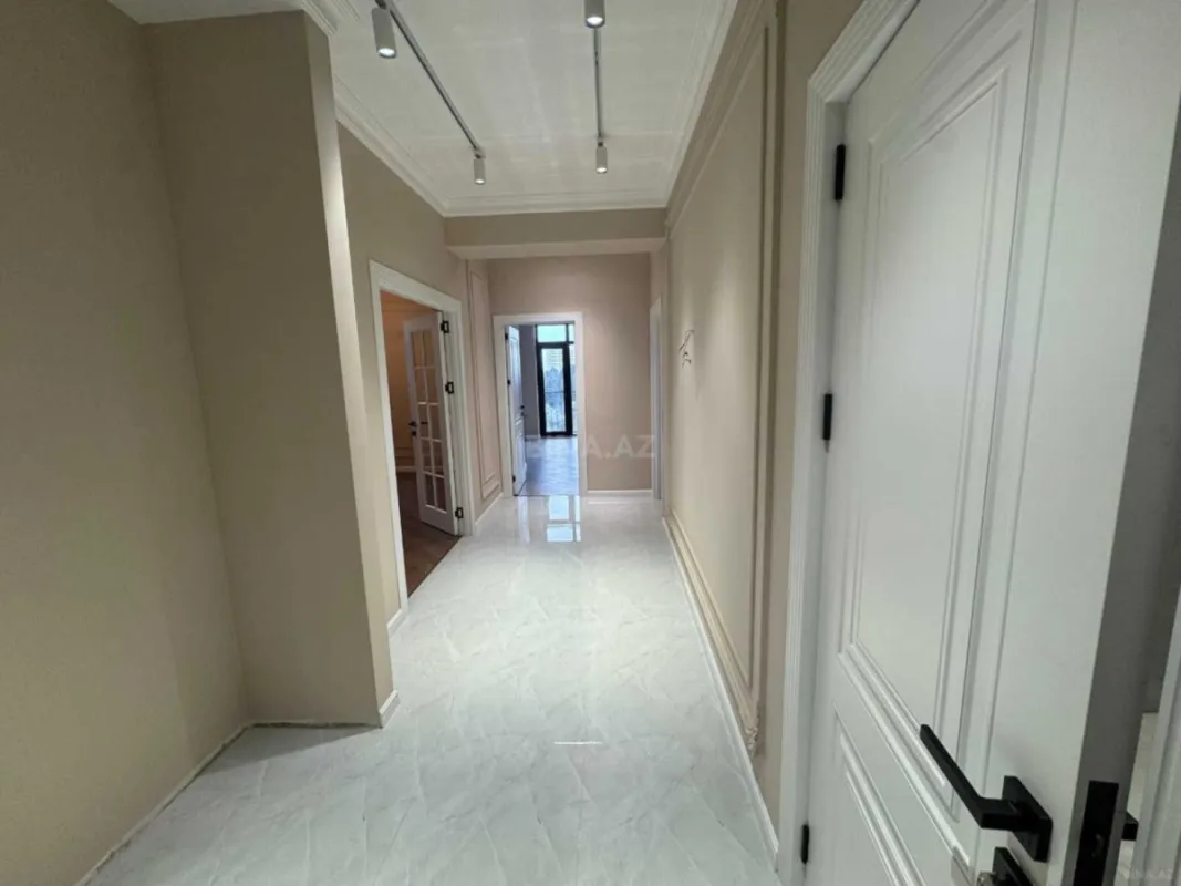 Satılır 3 otaqlı mənzil 108 m²