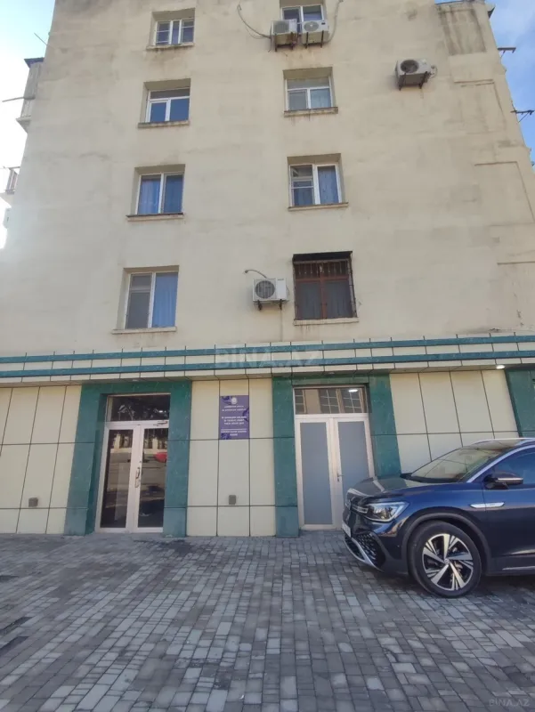 Kirayə verilir 20 otaqlı ofis 640 m²