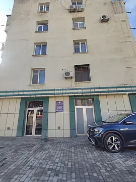 Kirayə verilir 20 otaqlı ofis 640 m²