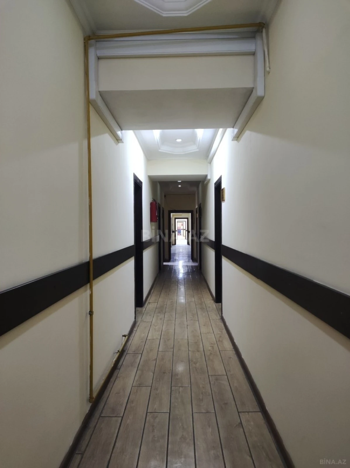 Kirayə verilir 20 otaqlı ofis 640 m²