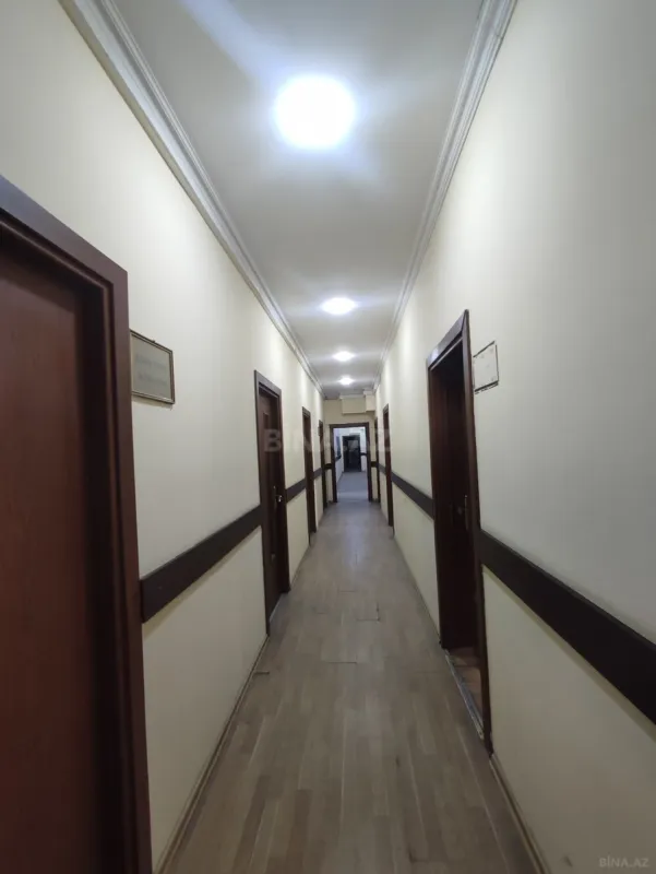 Kirayə verilir 20 otaqlı ofis 640 m²
