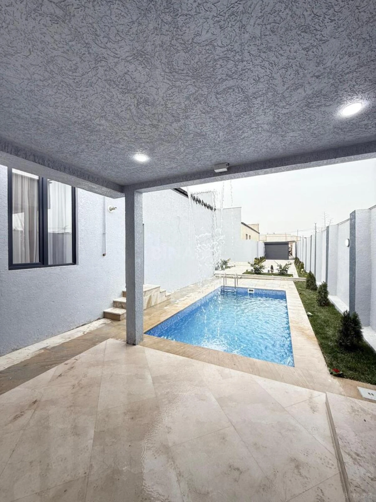 Satılır 4 otaqlı həyət evi 160 m²