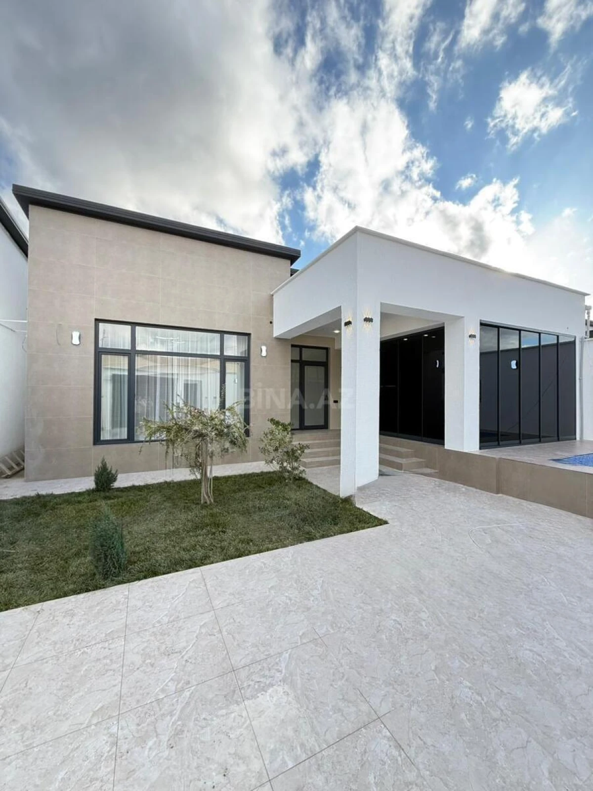 Satılır 4 otaqlı həyət evi 160 m²