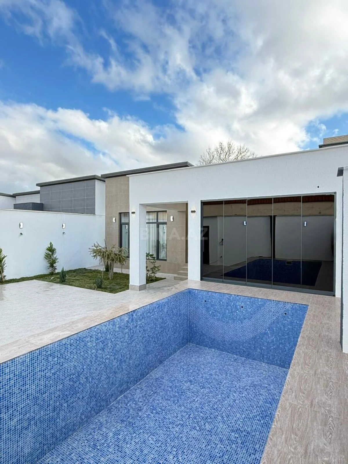 Satılır 4 otaqlı həyət evi 160 m²