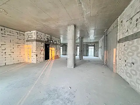 Satılır 4 otaqlı mənzil 185 m²