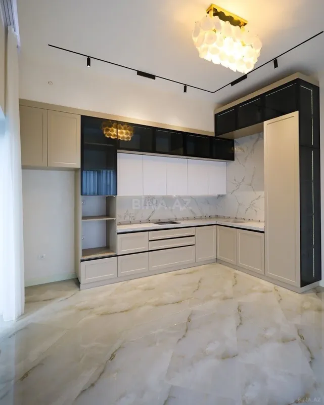 Kirayə verilir 5 otaqlı həyət evi 300 m²