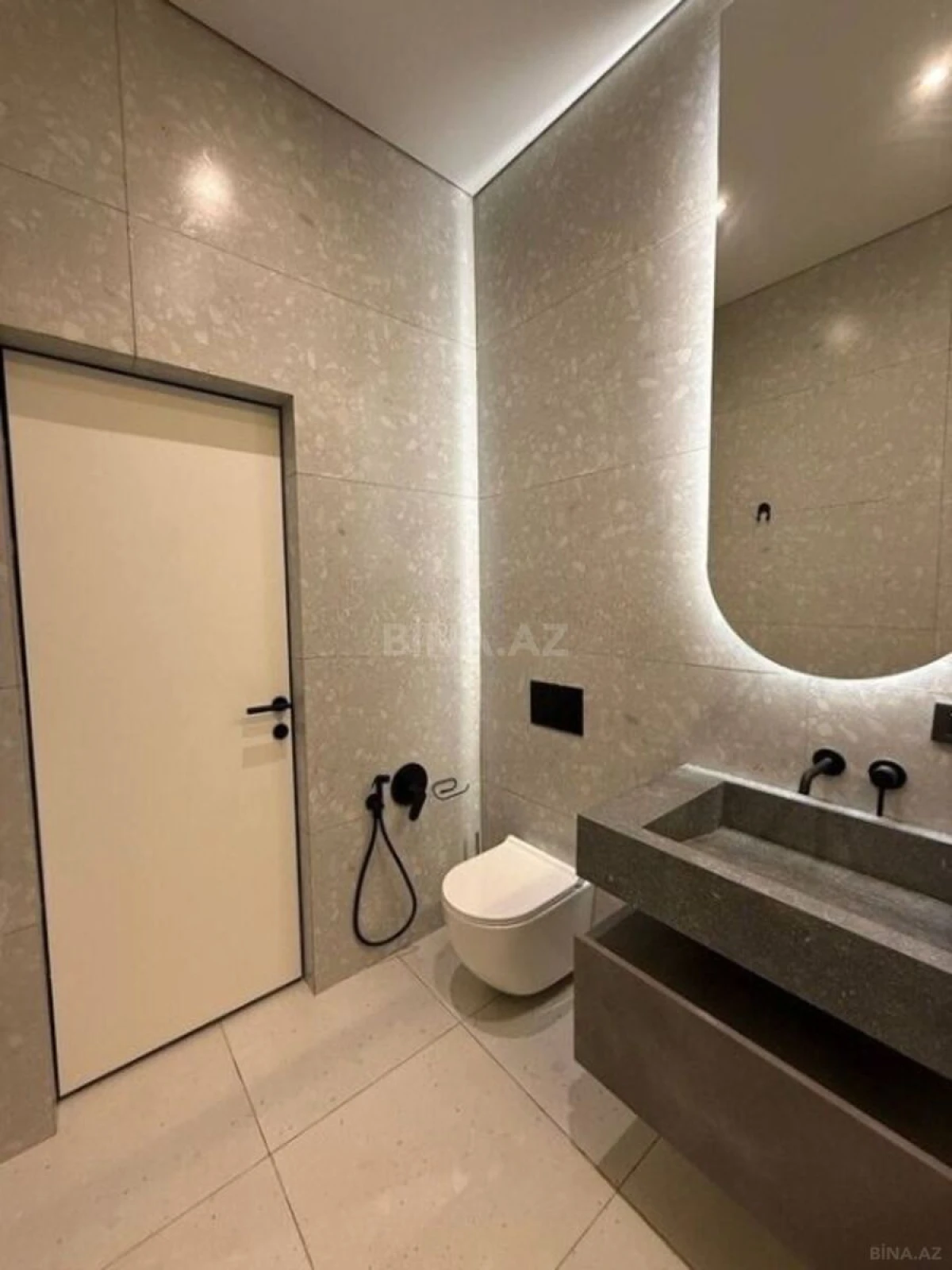 Satılır 2 otaqlı mənzil 58 m²