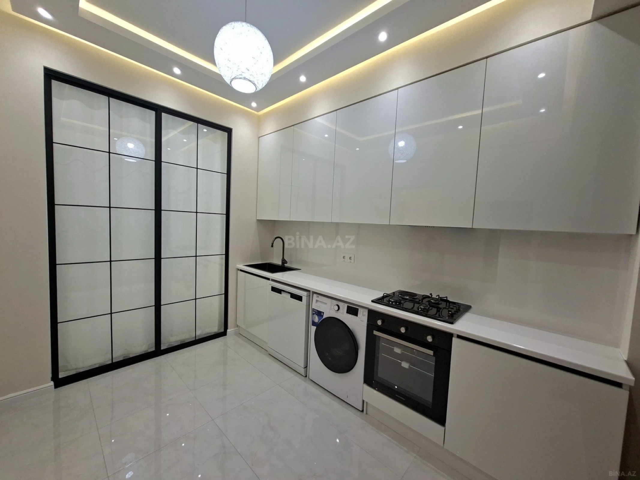 Satılır 3 otaqlı mənzil 99 m²