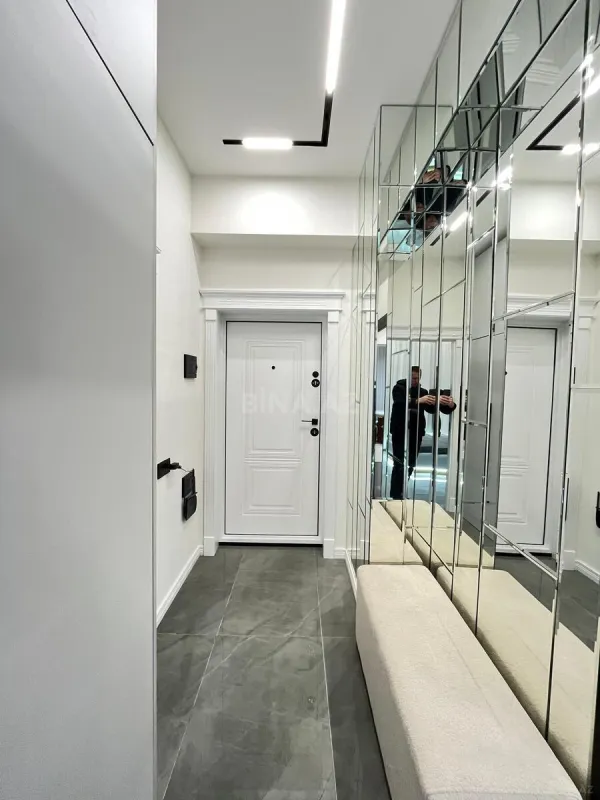 Satılır 2 otaqlı mənzil 66 m²