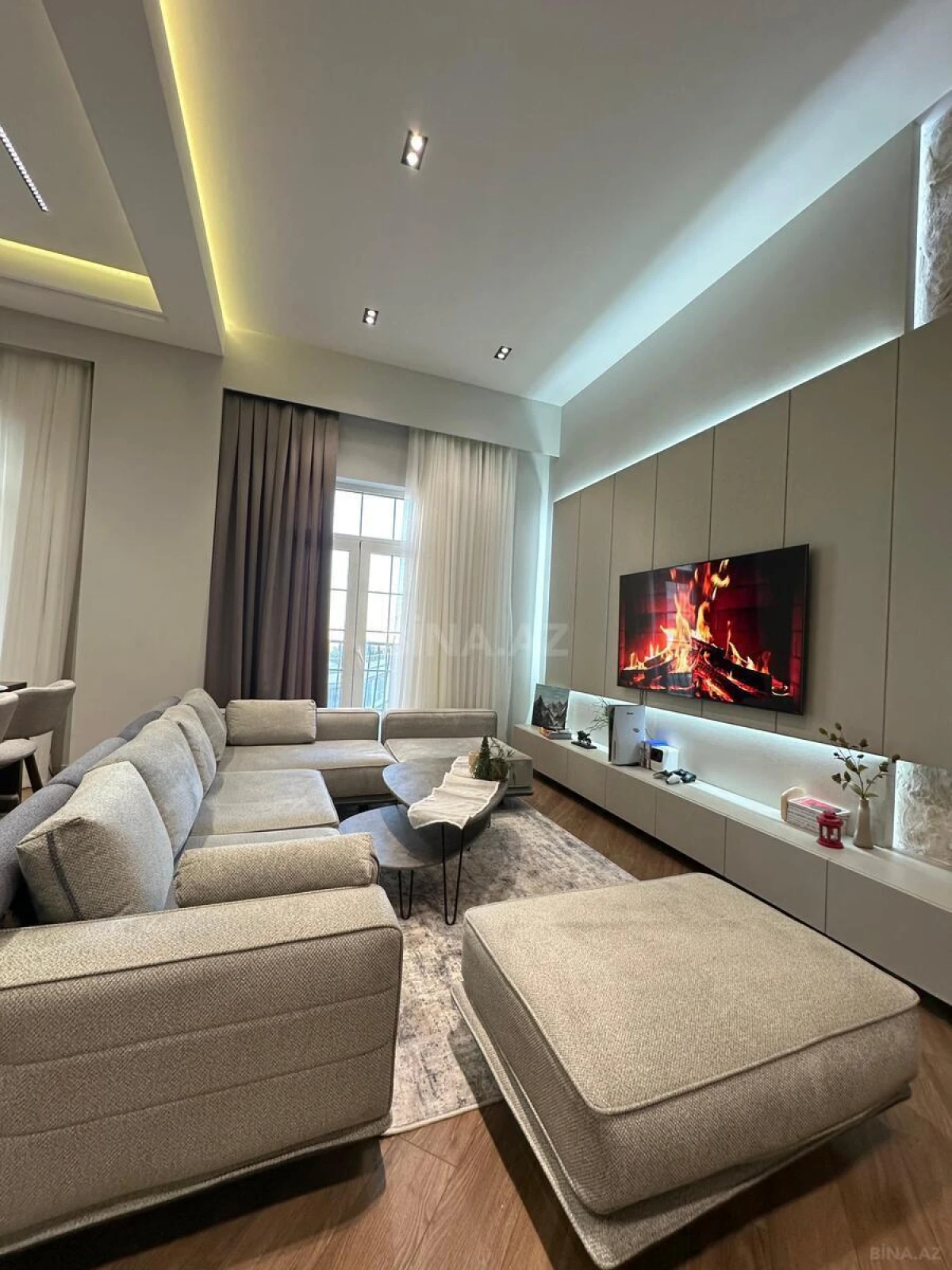 Kirayə verilir 3 otaqlı mənzil 130 m²